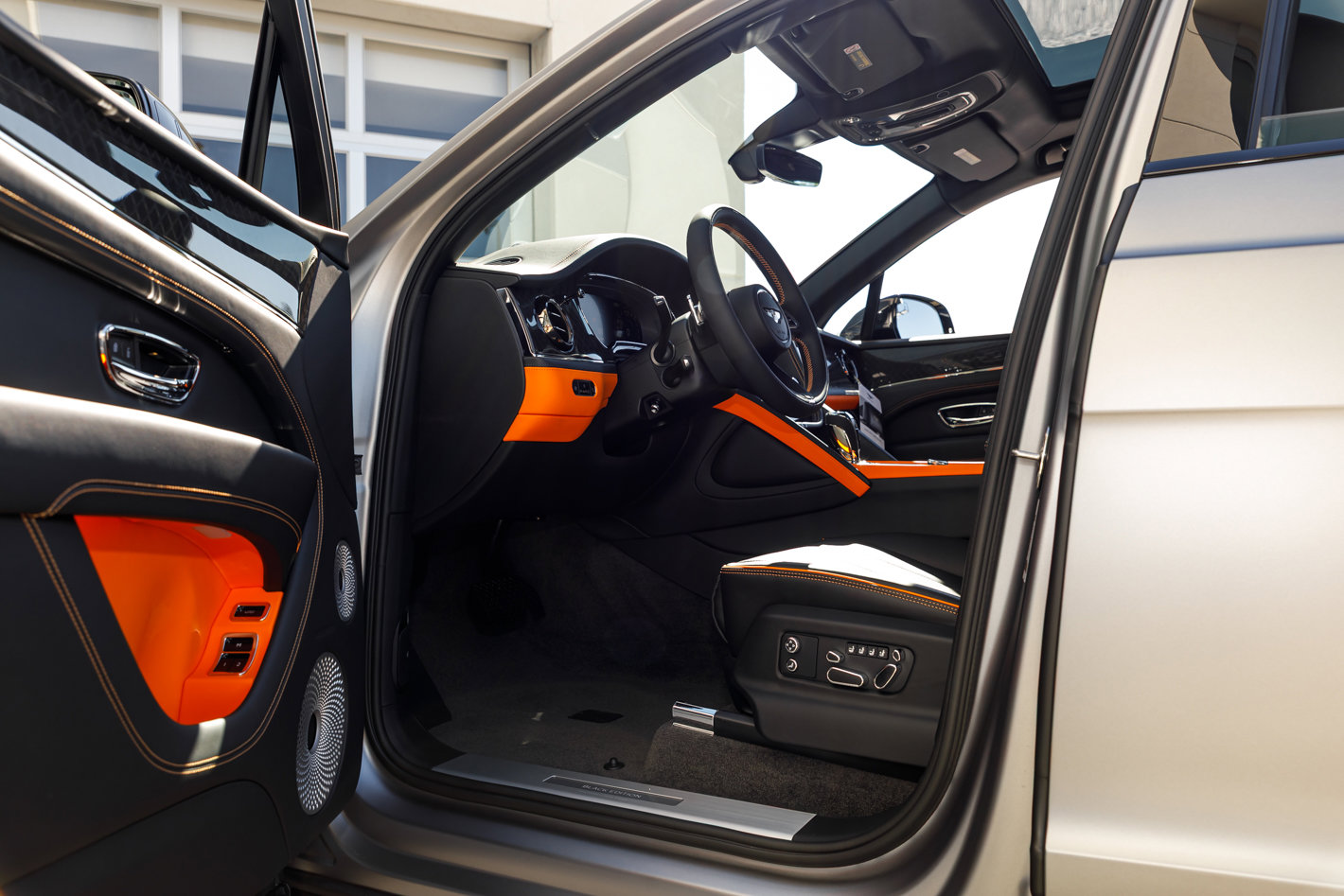 New 2025 Bentley Bentayga image 23