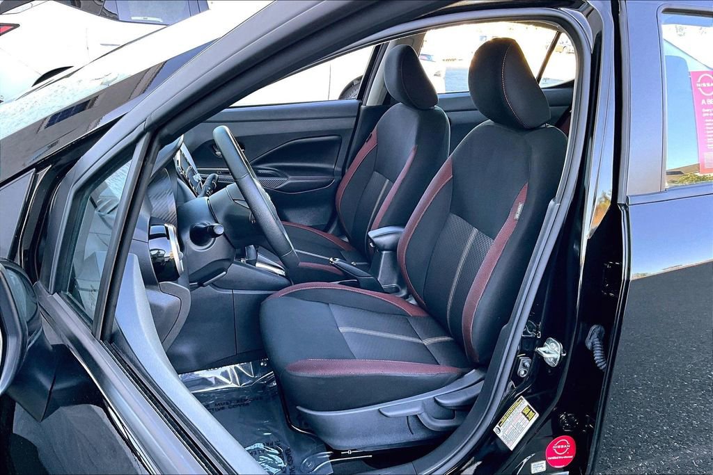 Used 2025 Nissan Versa SR w/ Trunk Package image 18