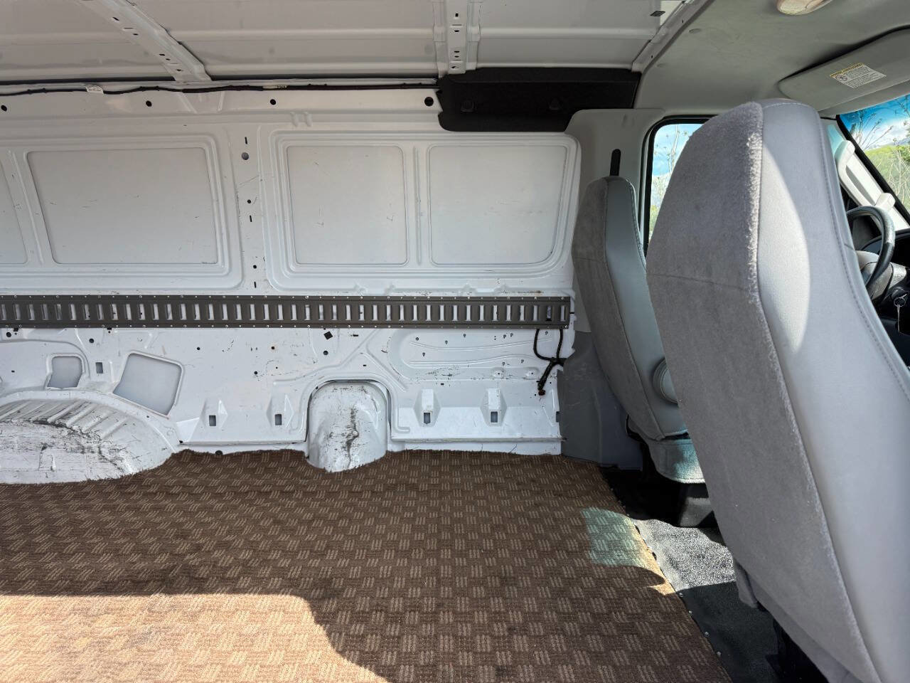 Used 2008 Ford E-250 and Econoline 250 RWD image 25