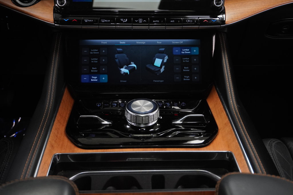 Certified 2023 Jeep Grand Wagoneer L Series III w/ HD Trailer Tow Package AWD/4WD image 23