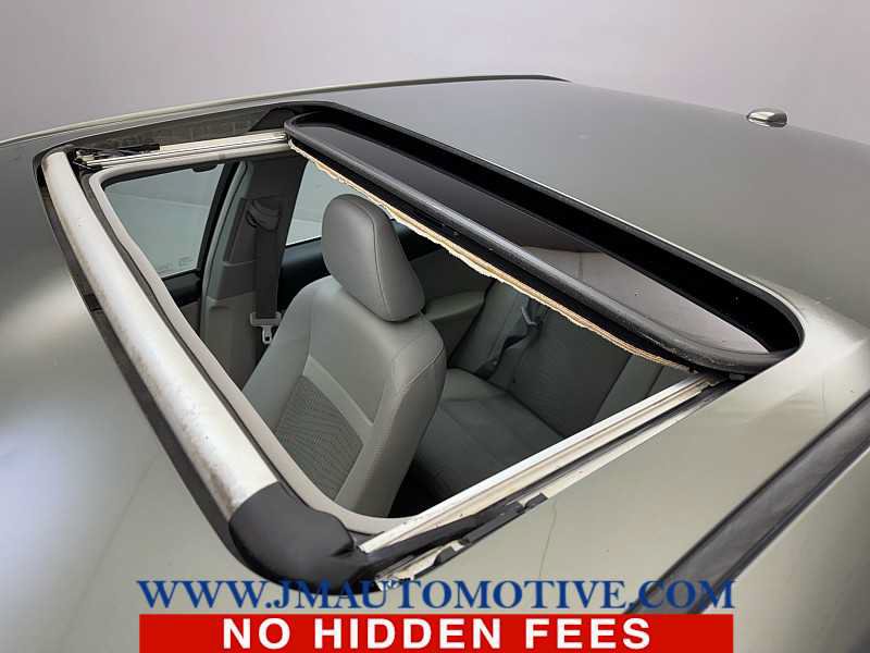 Used 2013 Toyota Camry XLE w/ Convenience Pkg FWD image 11