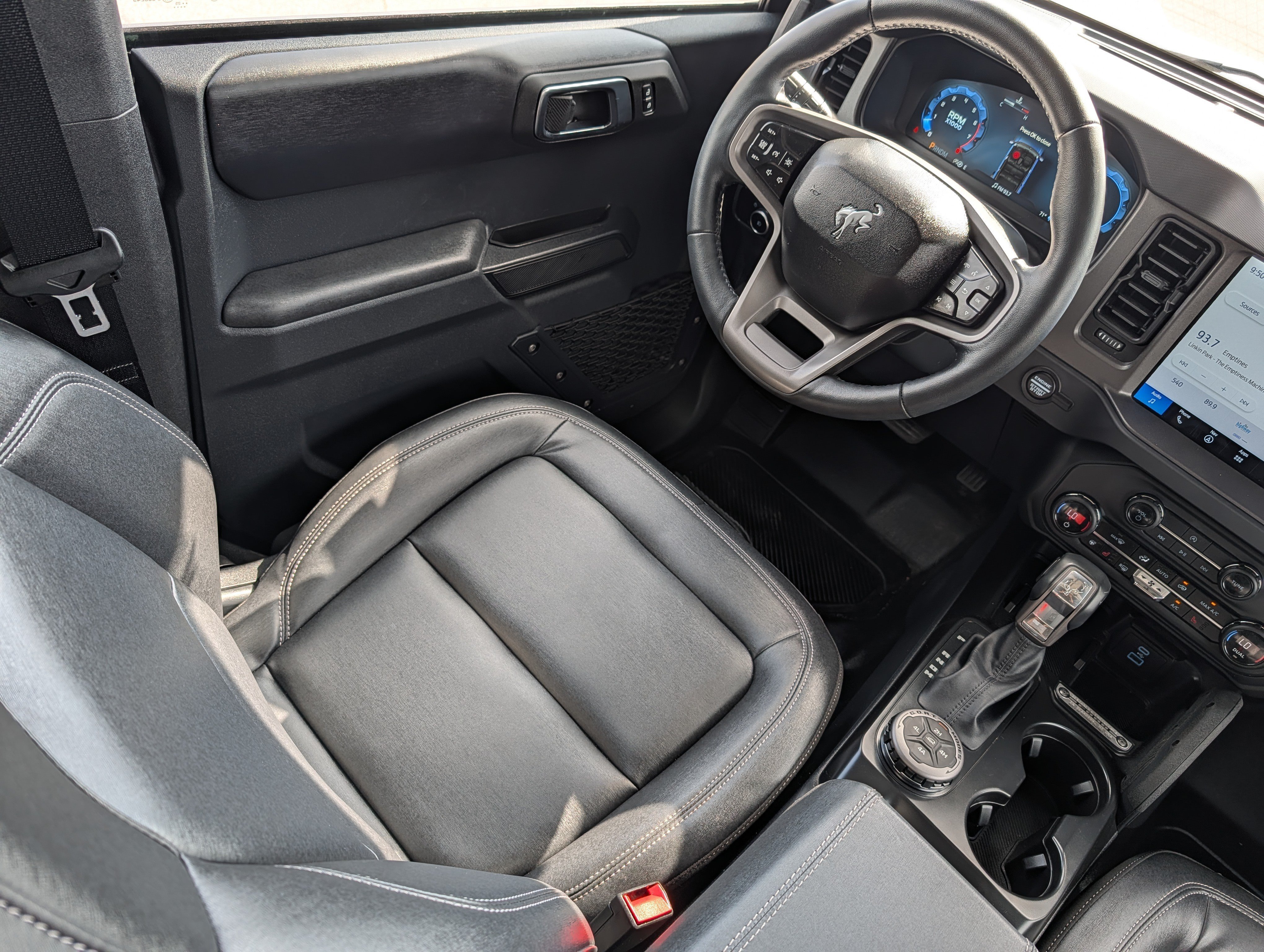 Used 2025 Ford Bronco Badlands AWD/4WD image 9