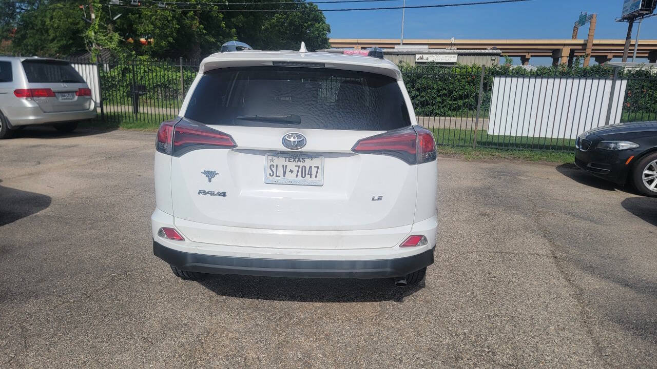 Used 2016 Toyota RAV4 LE FWD image 10