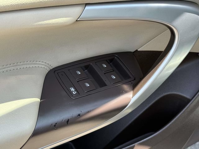 Certified 2013 Buick Regal Premium FWD image 10