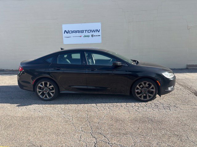 Used 2015 Chrysler 200 S w/ Navigation & Sound Group I AWD/4WD image 2