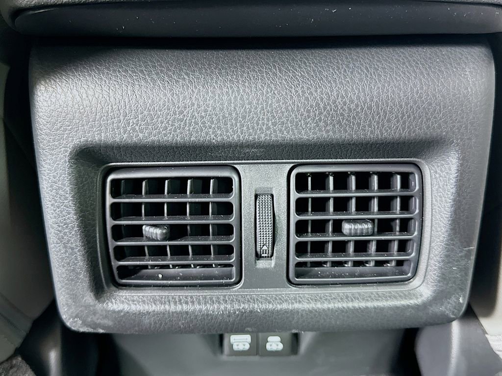 Certified 2025 Toyota Camry SE image 25