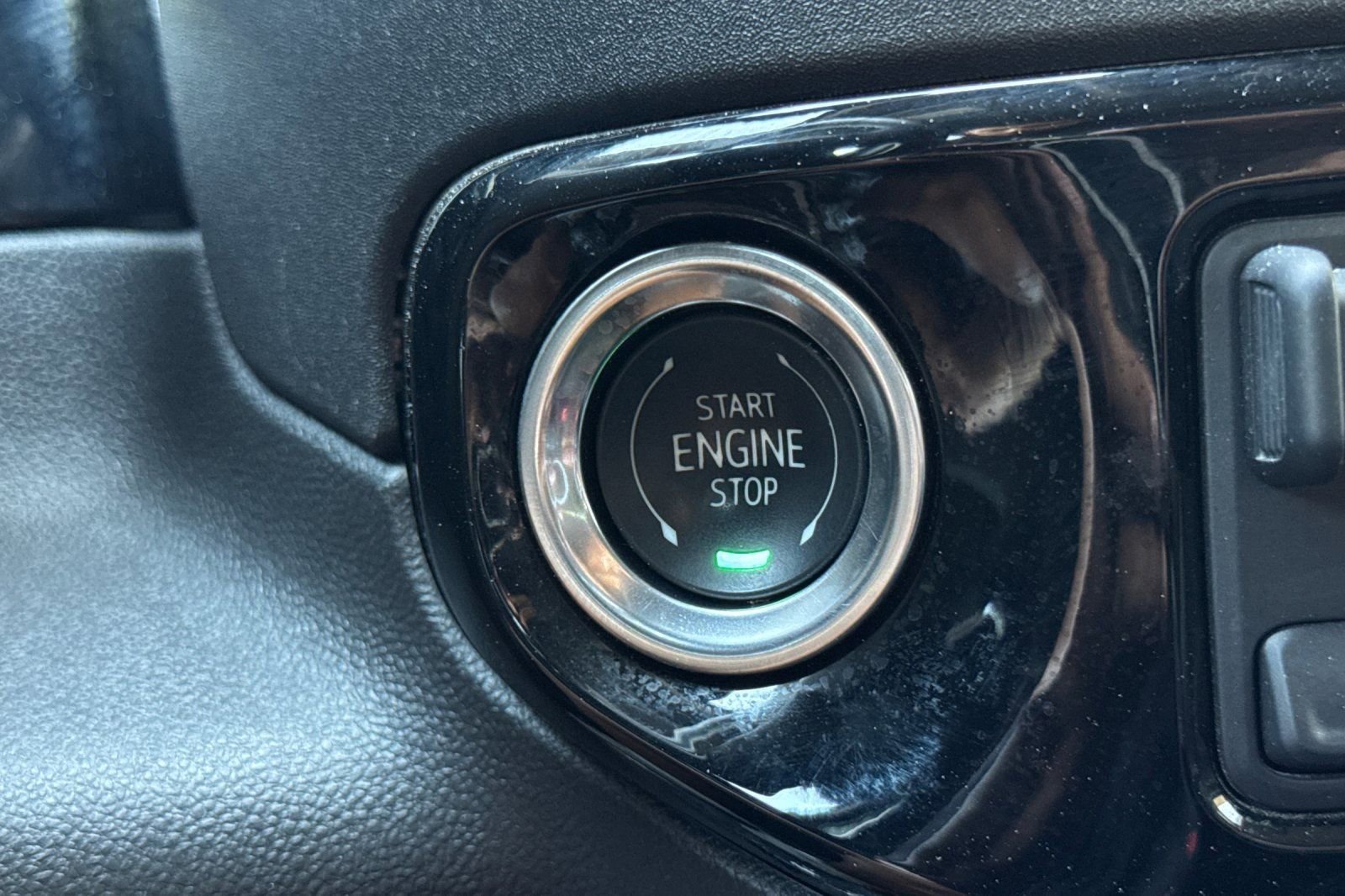 Certified 2025 GMC Sierra 1500 SLT RWD image 22
