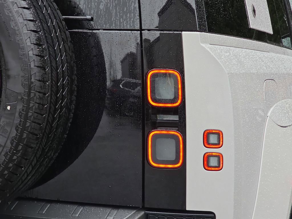 New 2026 Land Rover Defender 110 OCTA image 35