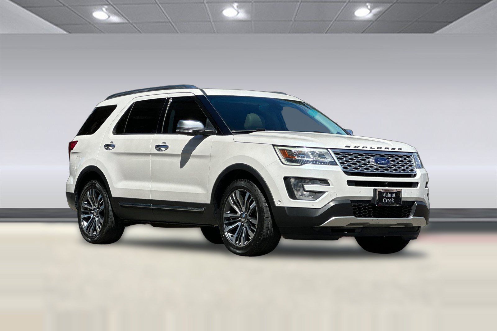 Used 2016 Ford Explorer Platinum AWD/4WD image 6