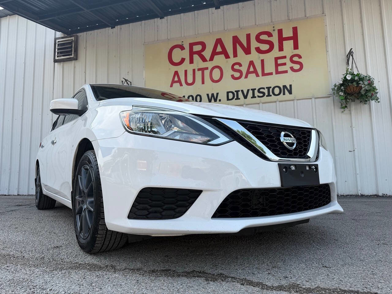 Used 2017 Nissan Sentra SV FWD image 1