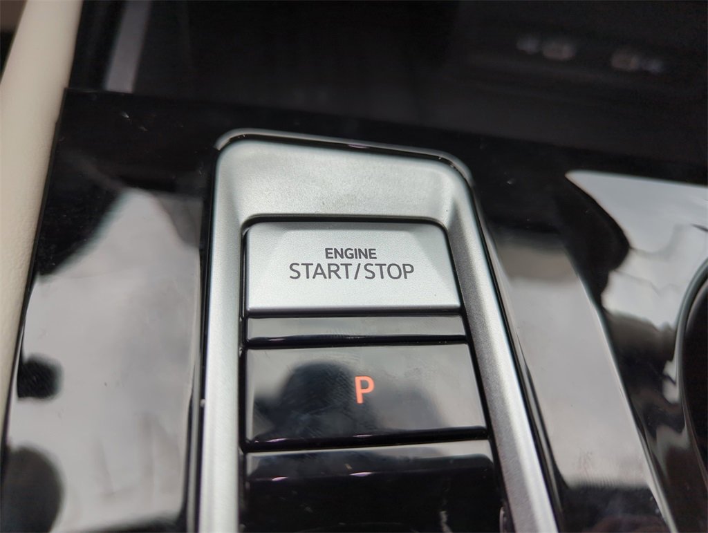 New 2025 Volkswagen Atlas SE image 42