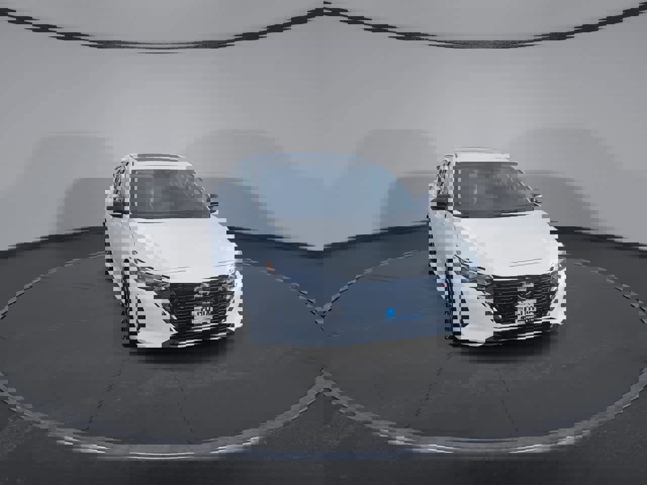 Used 2025 Nissan Sentra SR w/ SR Premium Package FWD image 4