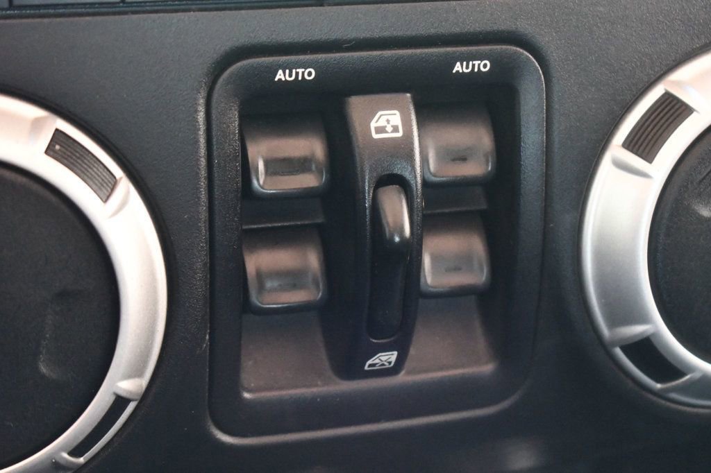 Used 2018 Jeep Wrangler Unlimited Sahara w/ Connectivity Group image 47