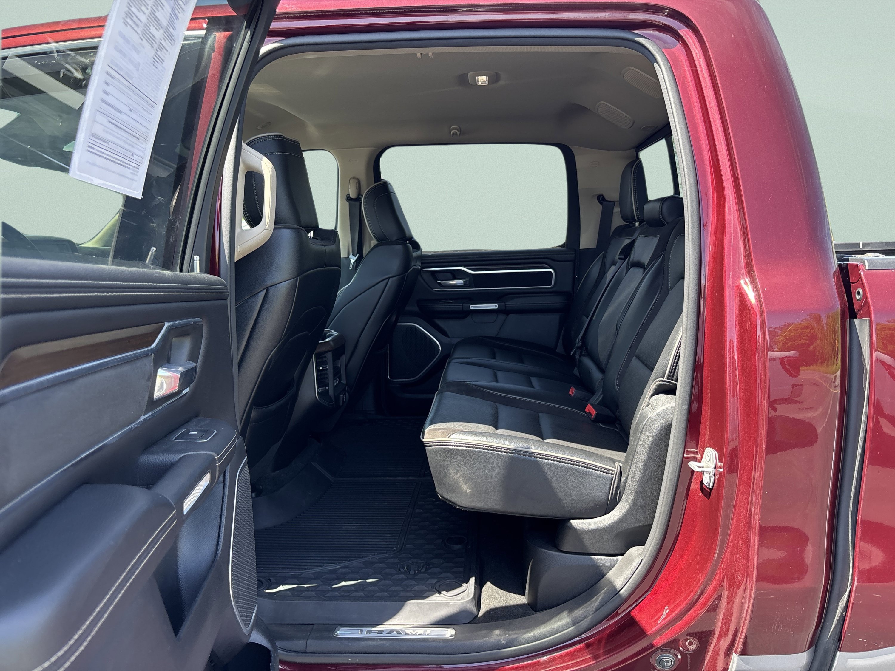 Used 2021 RAM 1500 Laramie AWD/4WD image 14