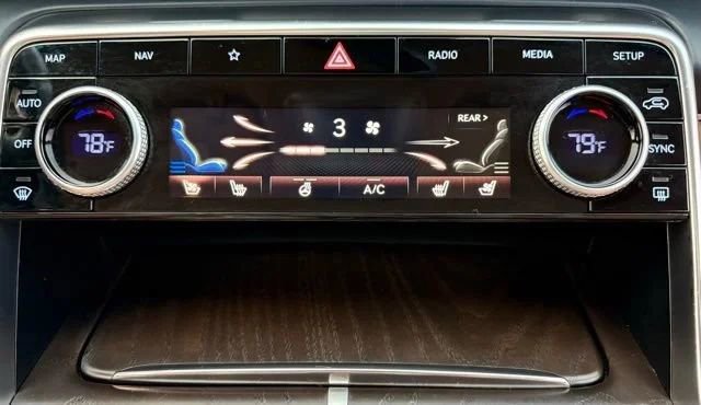 Used 2023 Genesis GV80 2.5T w/ Prestige 20" Package image 30