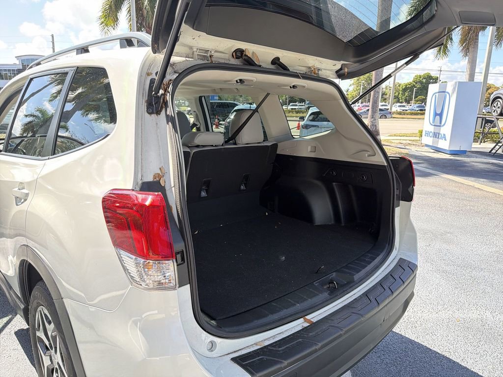 Used 2022 Subaru Forester Premium w/ Popular Package #2 AWD/4WD image 28