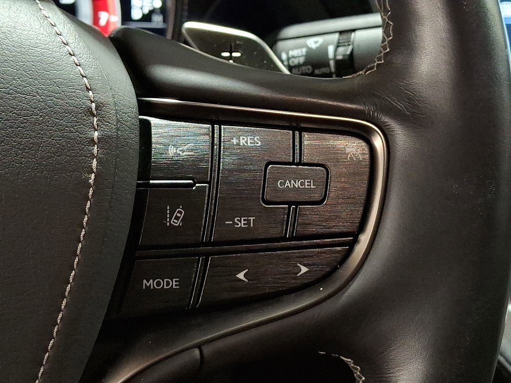 Used 2018 Lexus LS 500h 500h Base image 16