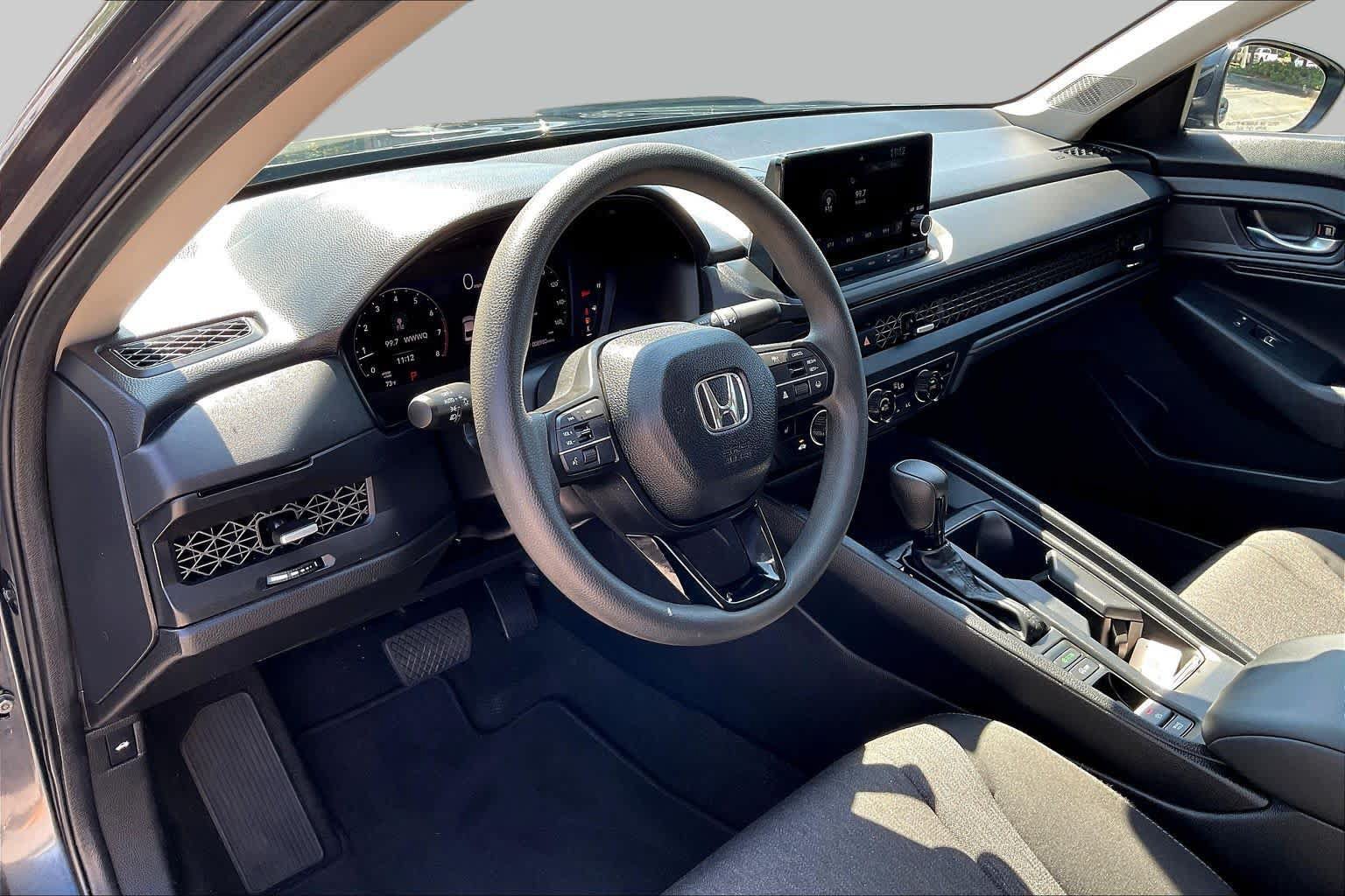 Used 2025 Honda Accord SE image 18