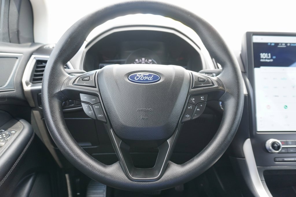 Used 2024 Ford Edge SE w/ Black Appearance Package image 12