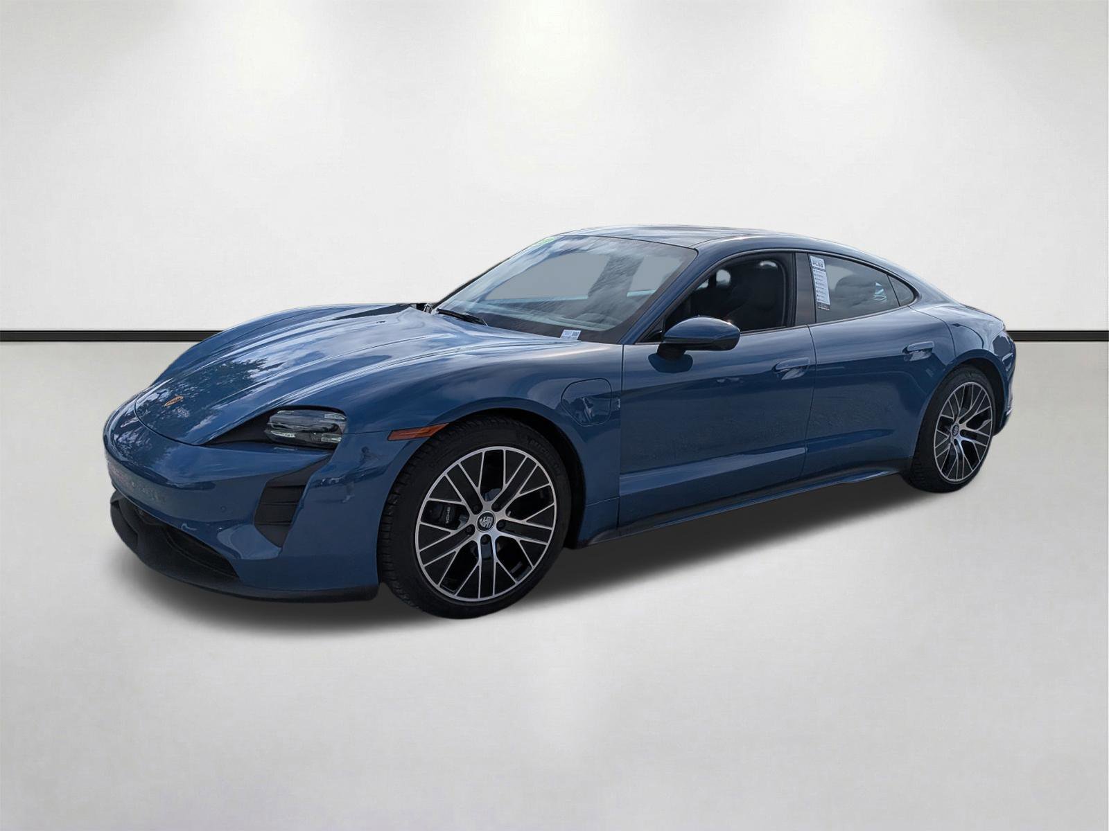 Used 2023 Porsche Taycan image 8