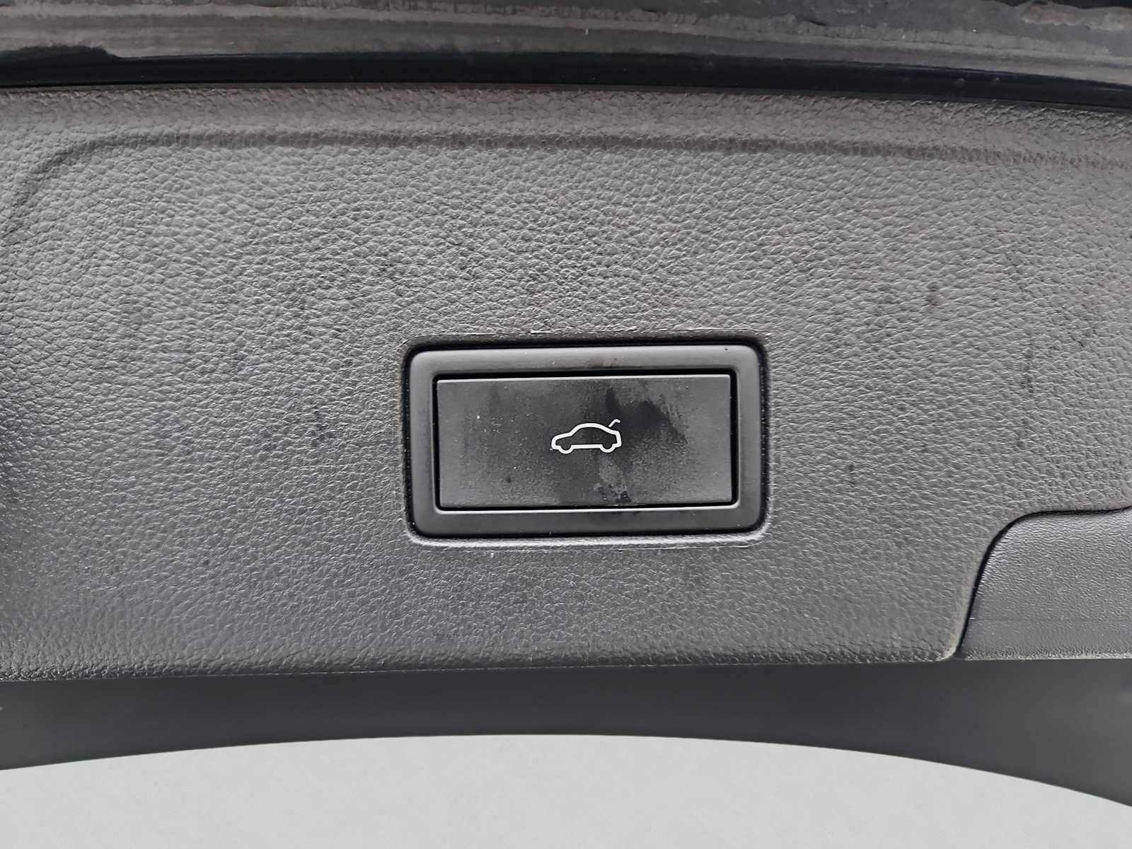 Used 2023 Volkswagen Atlas Cross Sport SE image 20