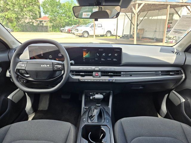 Used 2025 Kia K4 LXS image 24