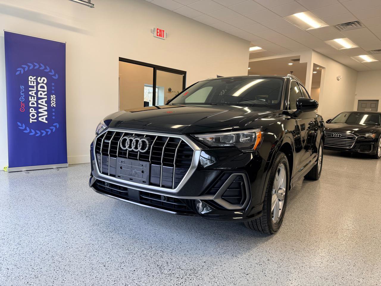 Used 2020 Audi Q3 2.0T Premium w/ Convenience Package image 3