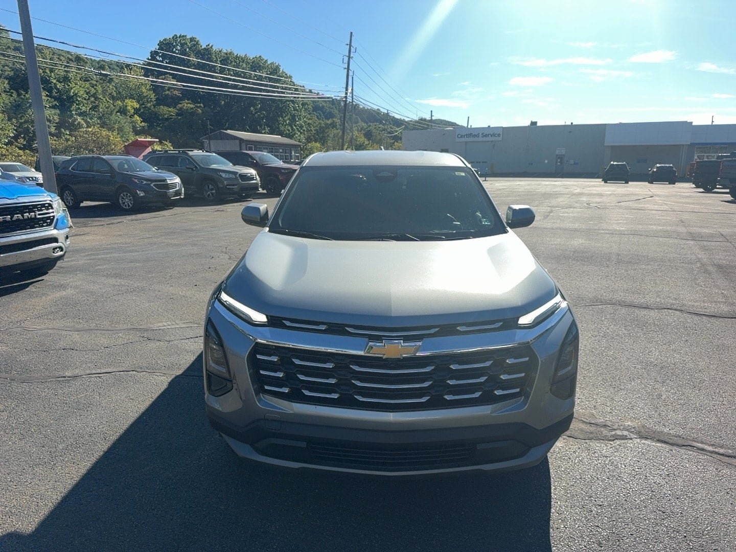 Used 2026 Chevrolet Equinox LT AWD/4WD image 2