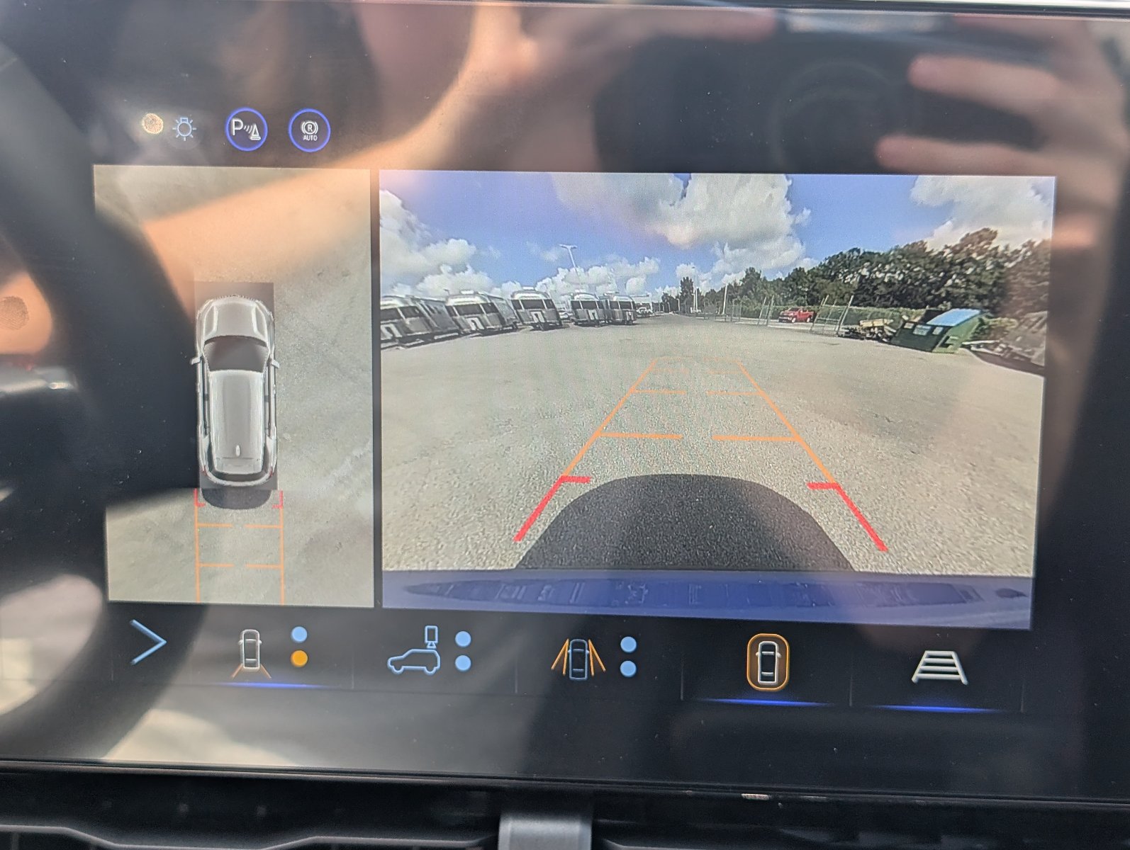 New 2027 Chevrolet Equinox RS w/ Safety and Technology Package FWD image 19