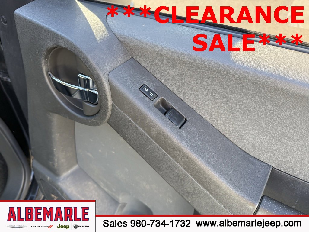 Used 2015 Nissan Xterra S image 26