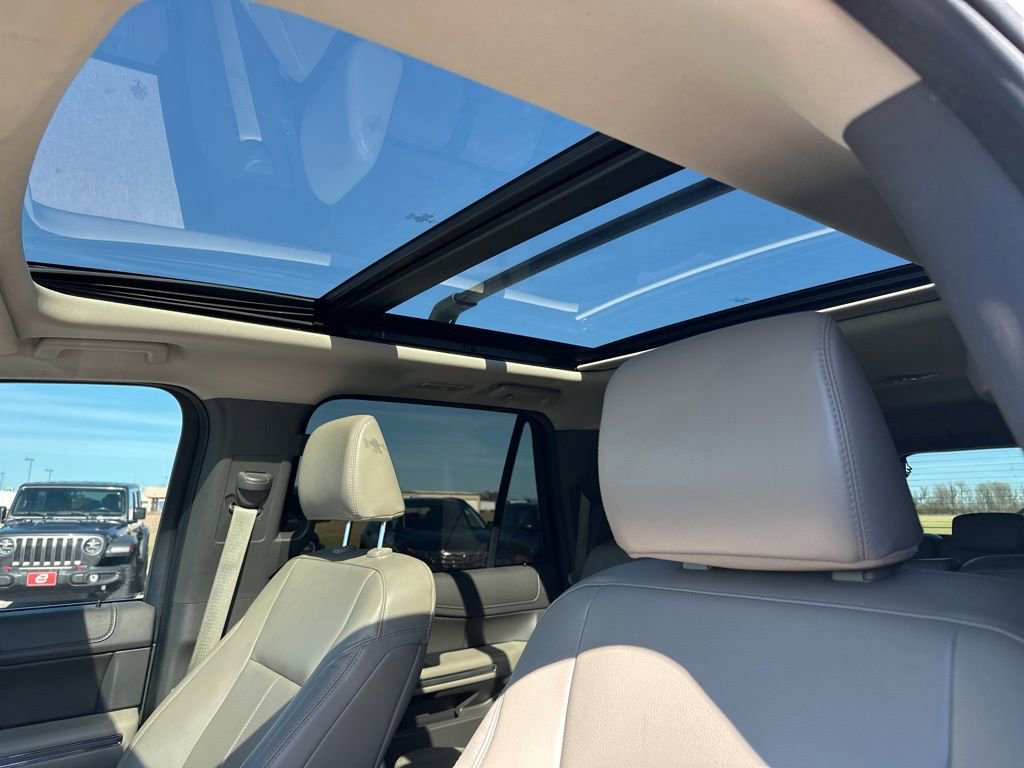 Used 2021 Ford Expedition Max XLT image 15