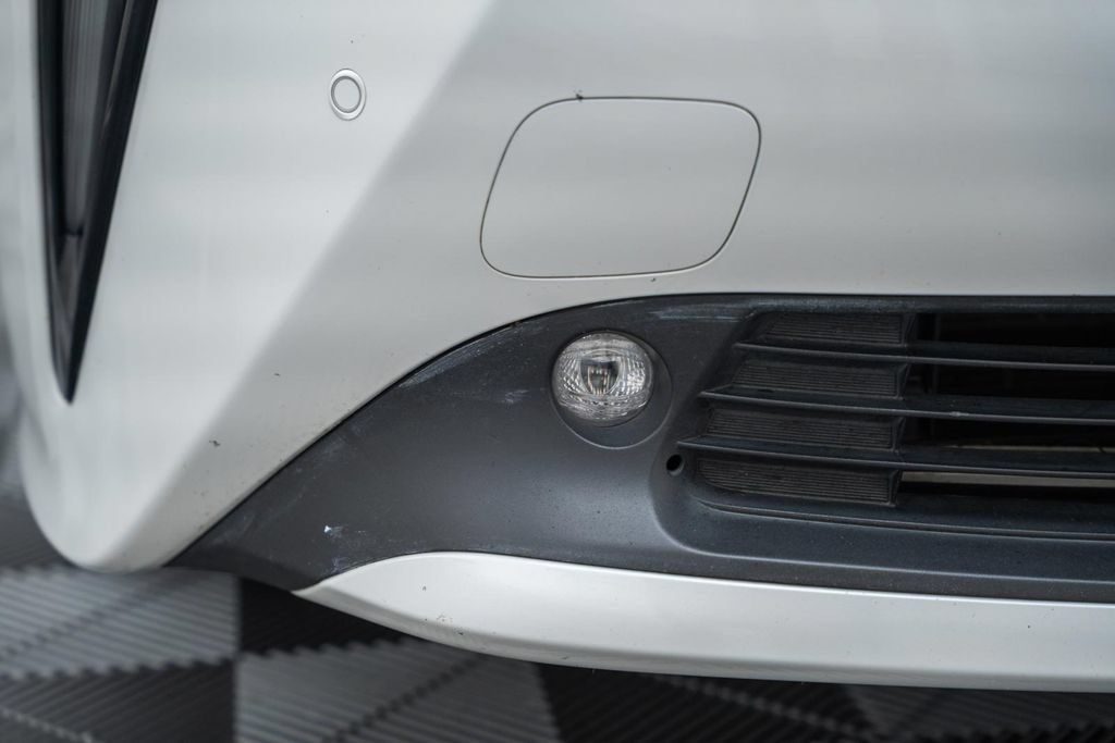 Certified 2021 Toyota Prius FWD image 14