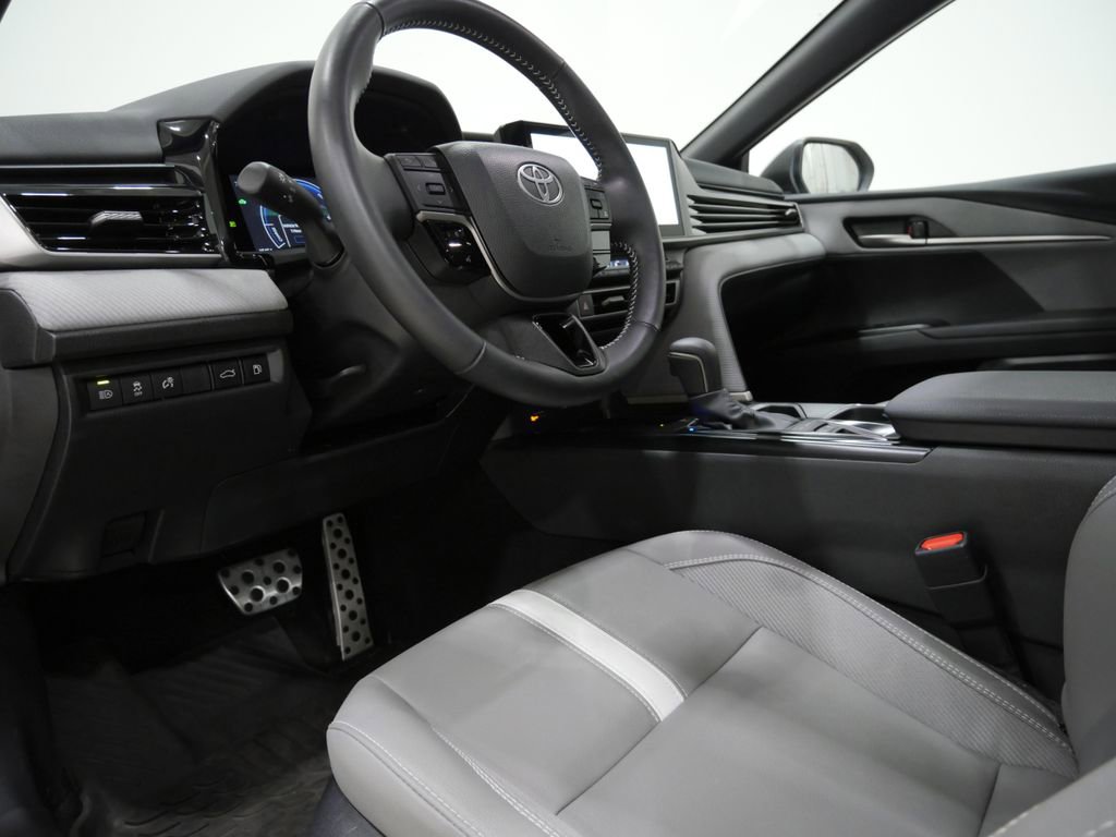 Used 2025 Toyota Camry SE w/ Multimedia Upgrade Package AWD/4WD image 10