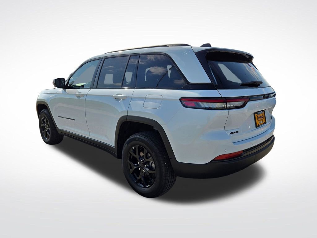 Used 2025 Jeep Grand Cherokee Altitude image 7