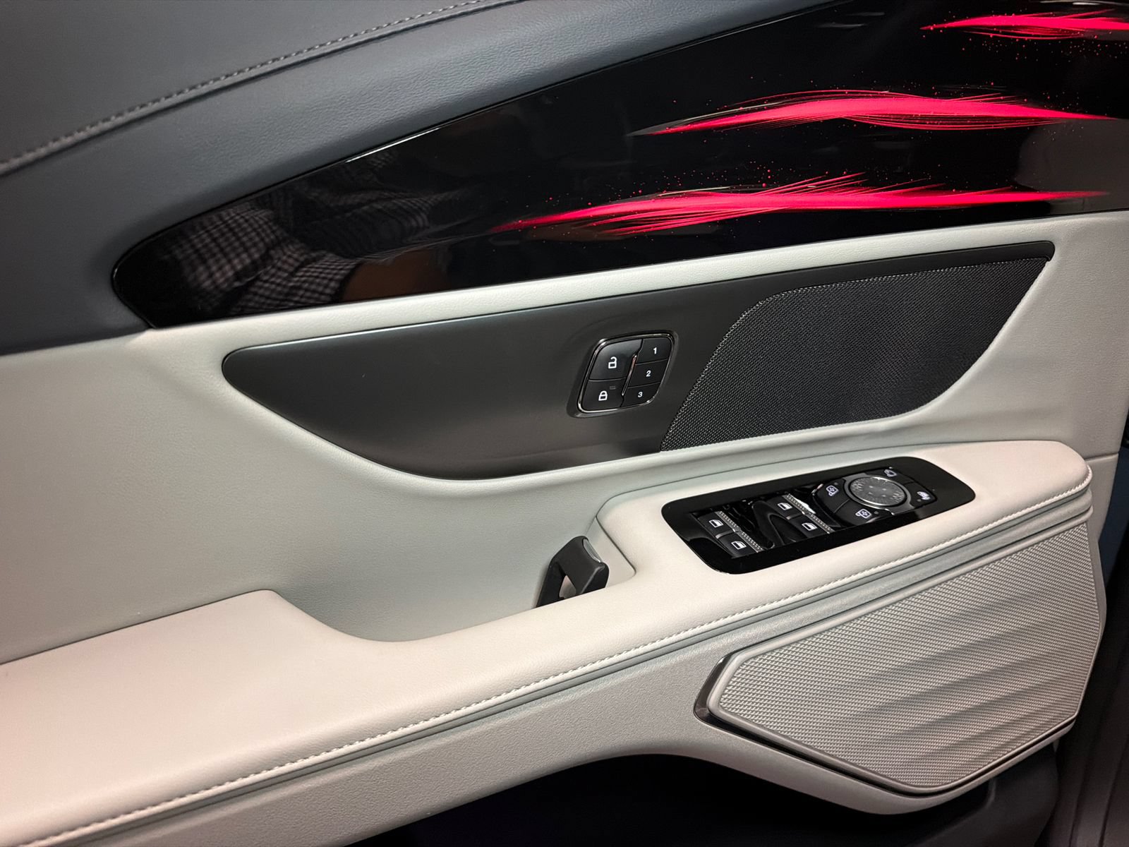 New 2026 Lincoln Nautilus Premier AWD/4WD image 30