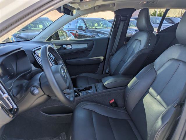 Used 2024 Volvo XC40 B5 Core w/ Climate Package image 19