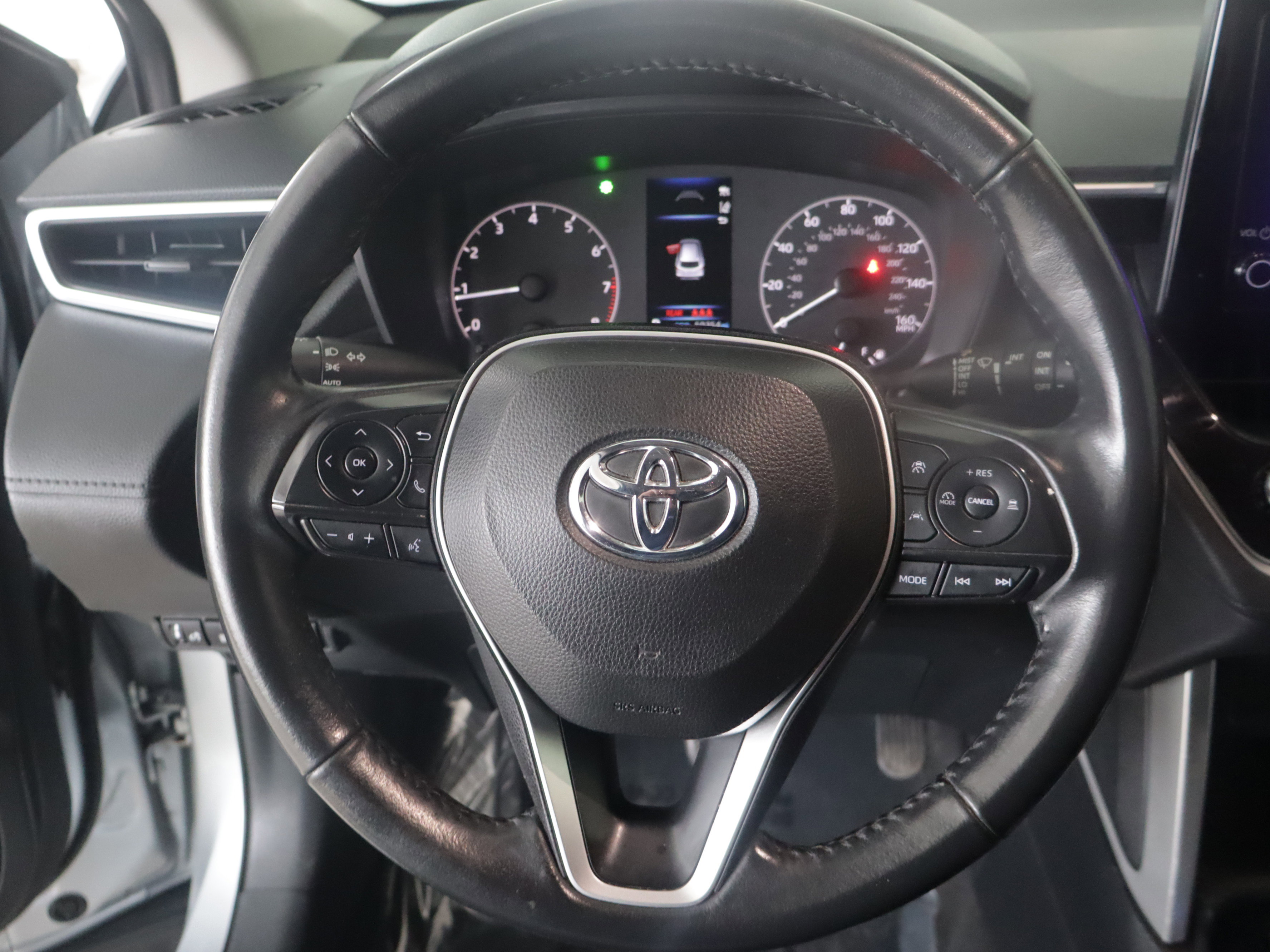 Used 2023 Toyota Corolla Cross LE image 12