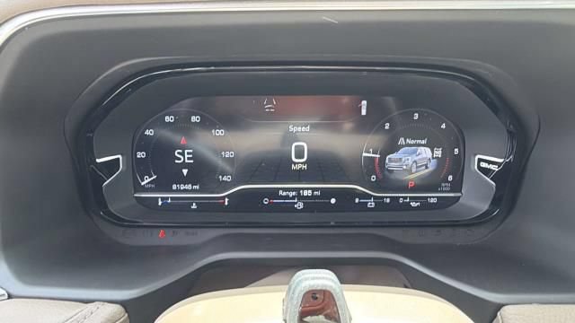Used 2023 GMC Yukon Denali w/ Advanced Technology Package AWD/4WD image 14