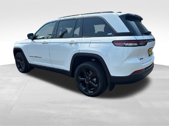 New 2026 Jeep Grand Cherokee Limited w/ Limited Altitude Package AWD/4WD image 5