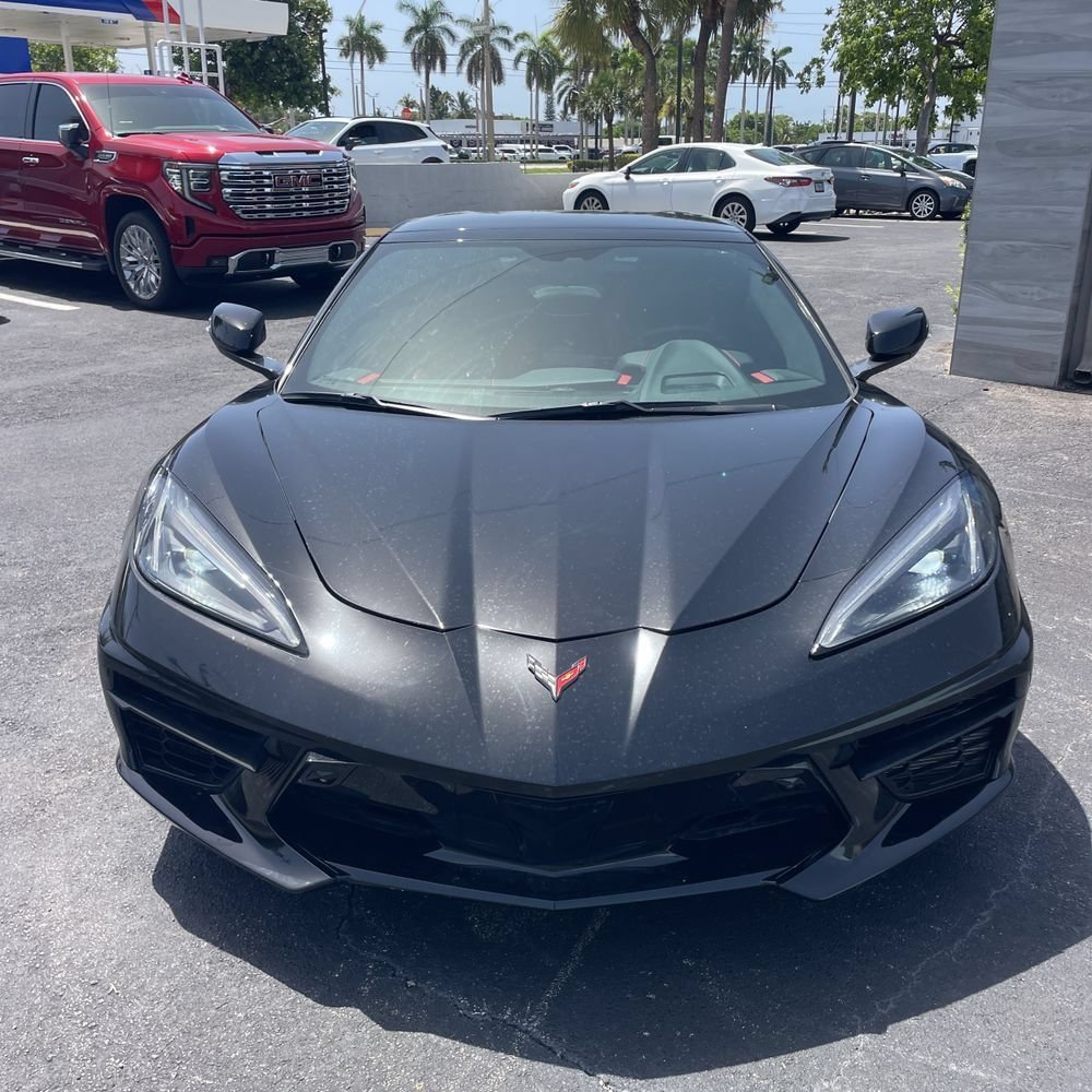 Used 2021 Chevrolet Corvette Stingray Premium Conv w/ Z51 Performance Package RWD image 2