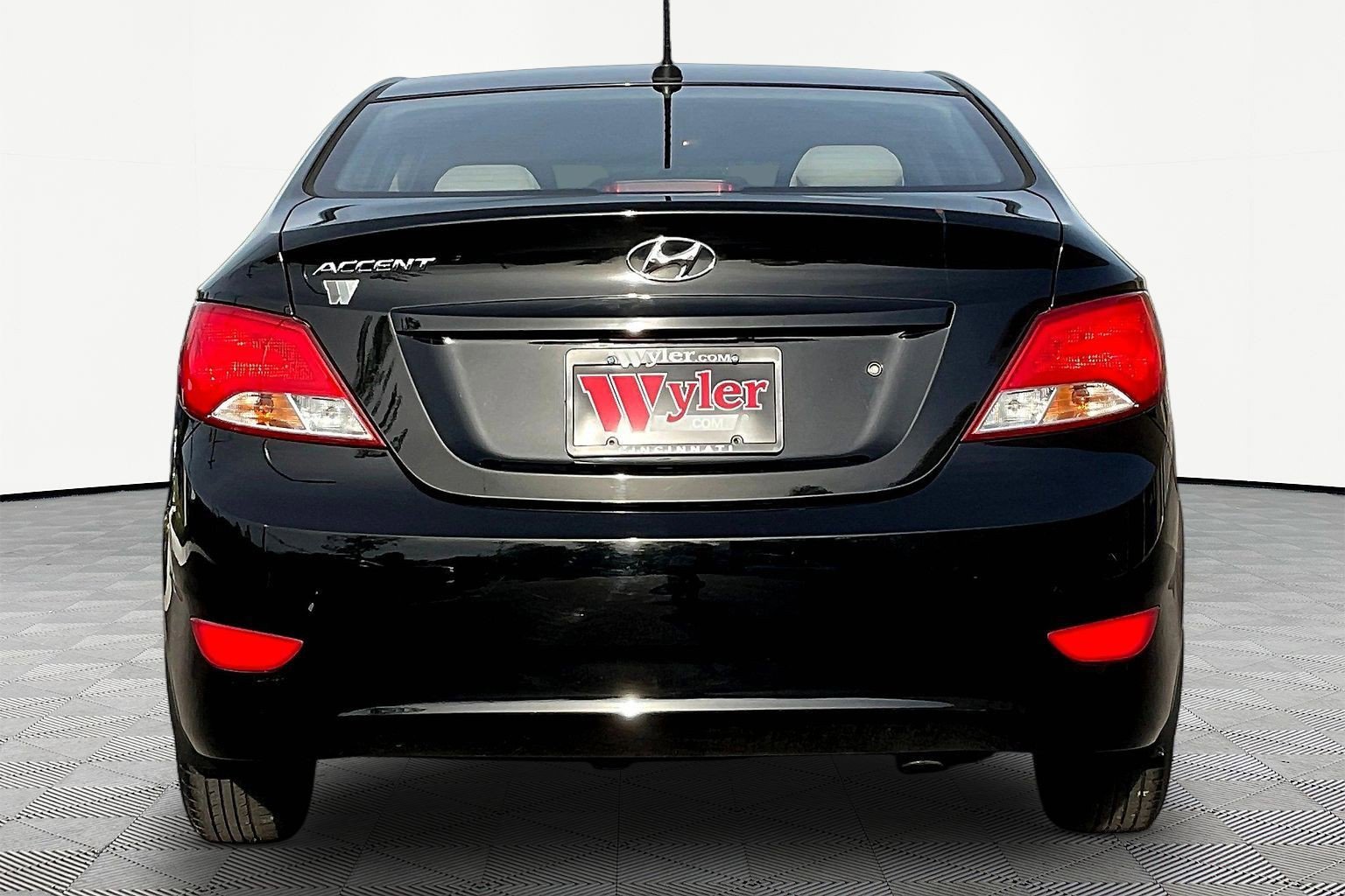 Used 2016 Hyundai Accent SE FWD image 5