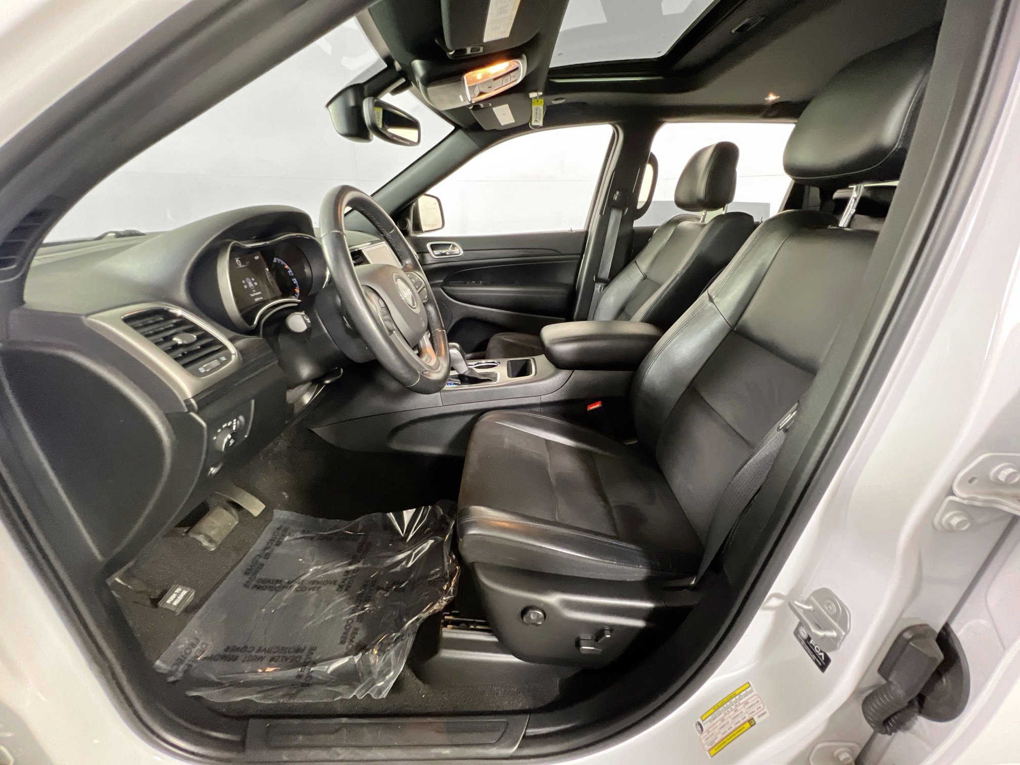 Used 2022 Jeep Grand Cherokee Laredo X image 20