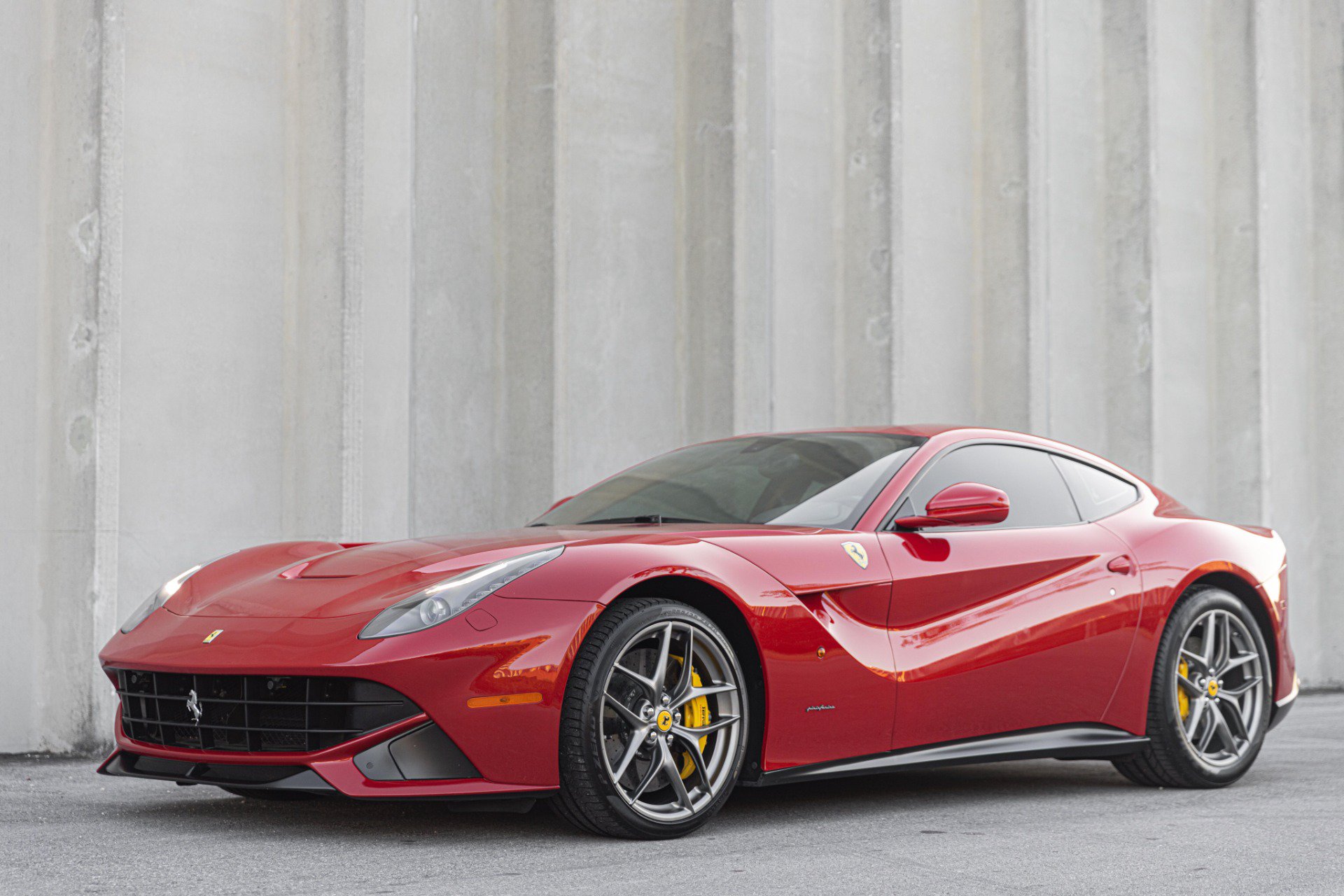 Used 2014 Ferrari F12 Berlinetta RWD image 17