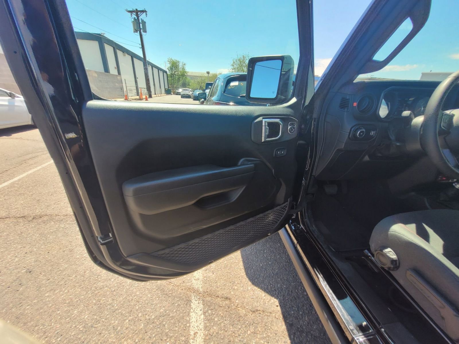 Used 2025 Jeep Wrangler Unlimited Rubicon image 10