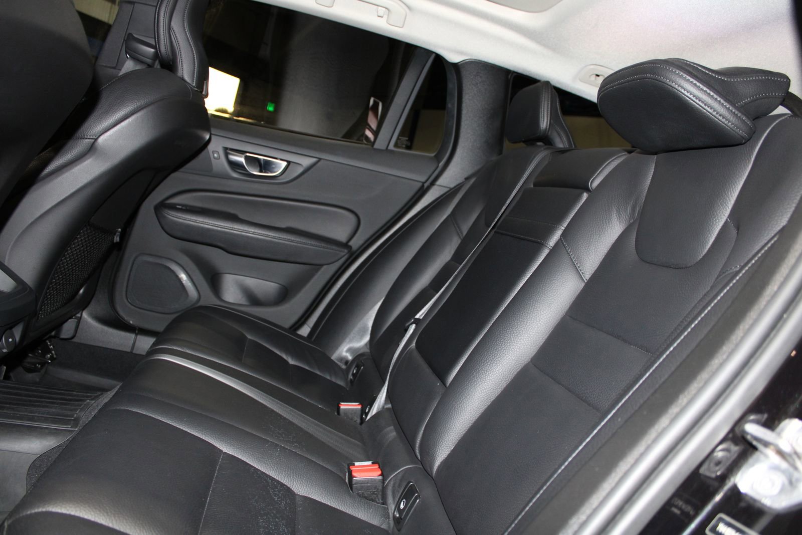 Used 2021 Volvo V60 T5 Cross Country w/ Climate Package image 16