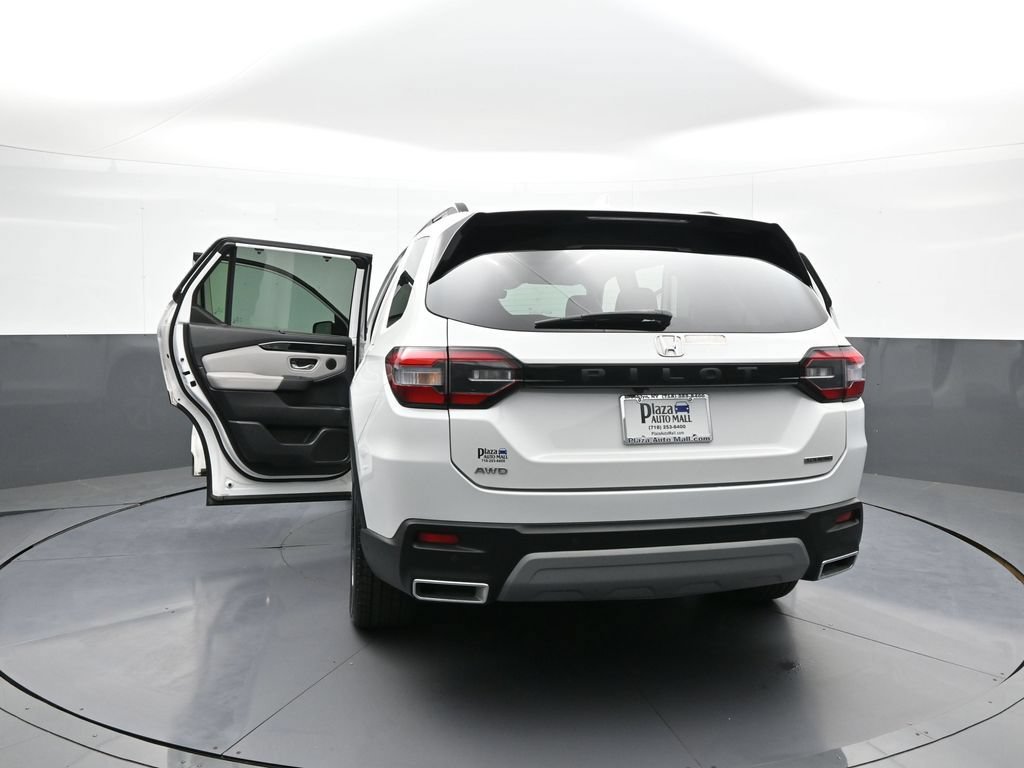 Certified 2024 Honda Pilot Touring image 51