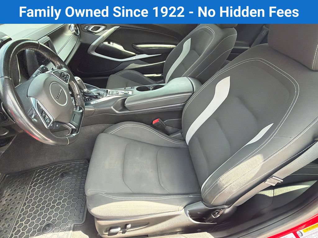 Used 2022 Chevrolet Camaro LT RWD image 9