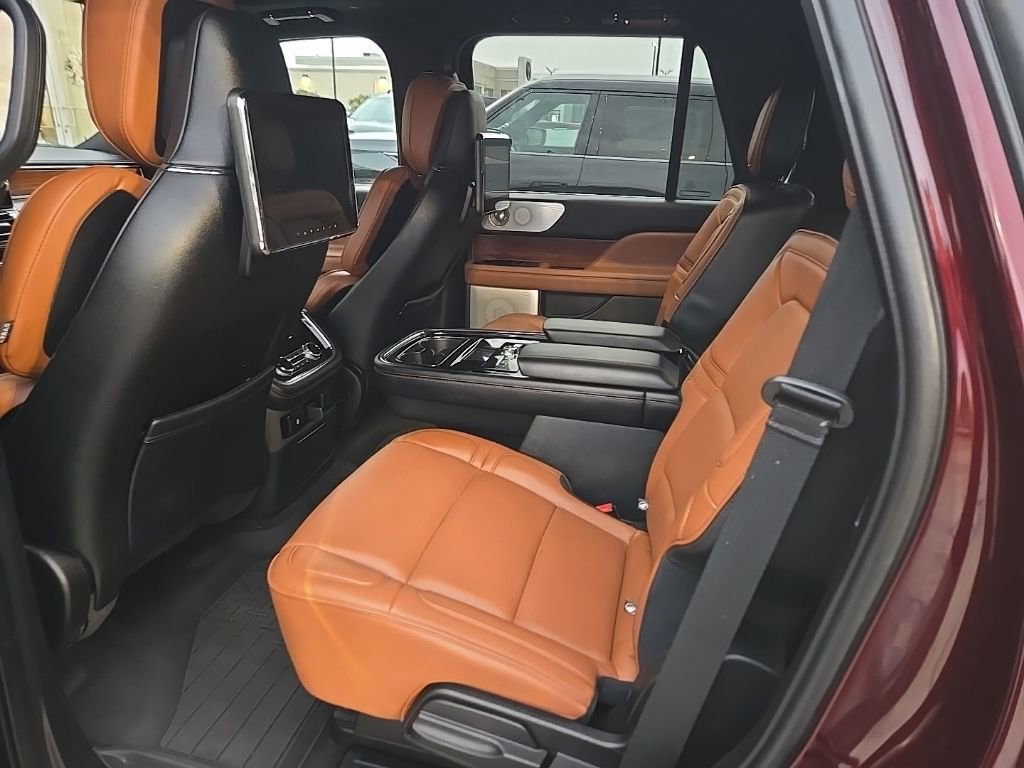 Used 2019 Lincoln Navigator Reserve AWD/4WD image 9