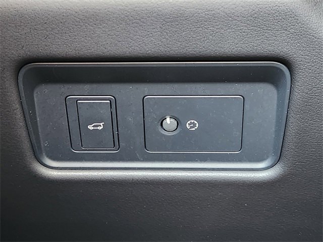 Used 2025 Jaguar F-PACE R-Dynamic S image 21