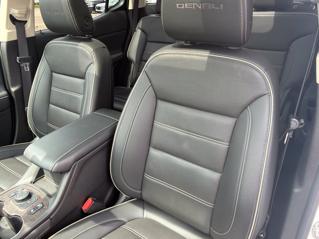 Used 2023 GMC Acadia Denali w/ Denali Ultimate Package AWD/4WD image 24